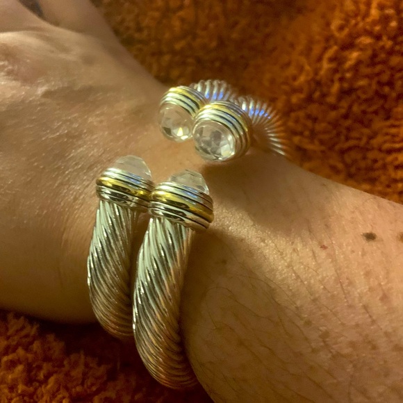 Pair of fashion bangle bracelets, excellent quality (silver tone) - Picture 1 of 6